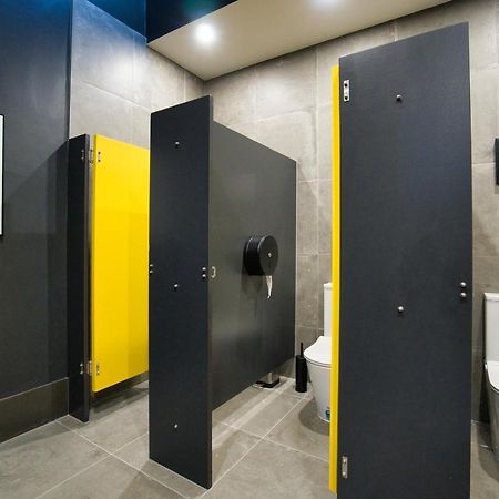 Dreamy Stays Accommodation - Private Rooms With Shared Bathrooms Аделейд Екстериор снимка