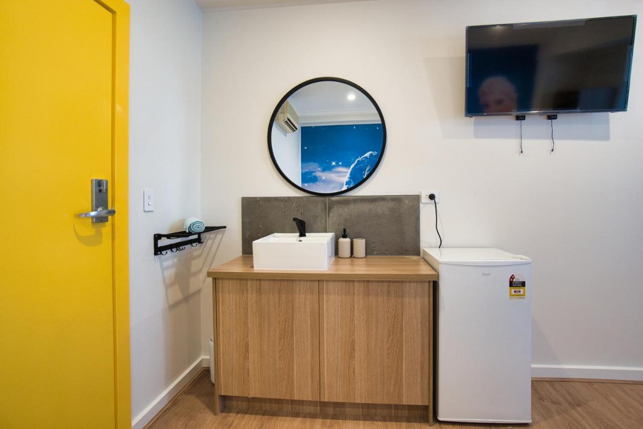 Dreamy Stays Accommodation - Private Rooms With Shared Bathrooms Аделейд Екстериор снимка