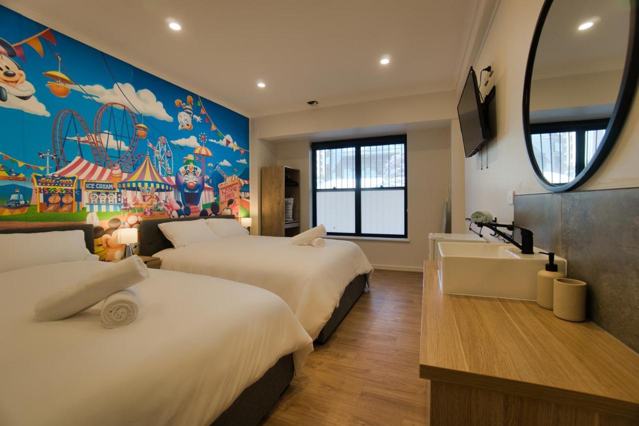 Dreamy Stays Accommodation - Private Rooms With Shared Bathrooms Аделейд Екстериор снимка